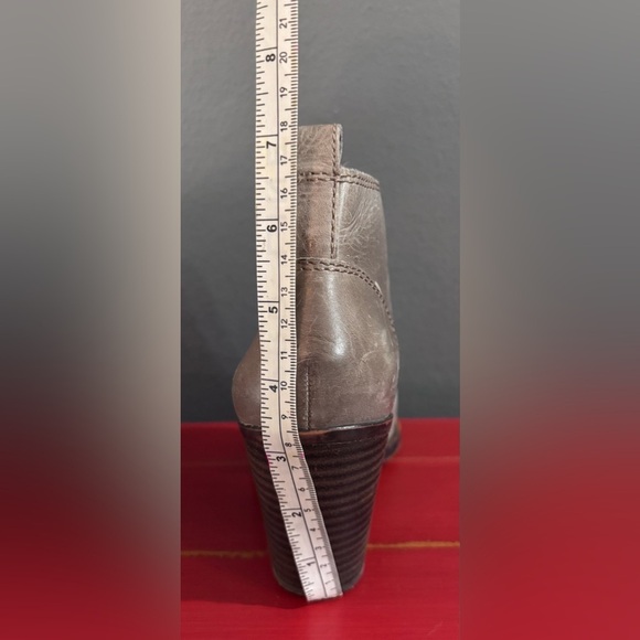 Lucky Brand Leather Ankle Pull On Style Boots Size 7 - Picture 8 of 8